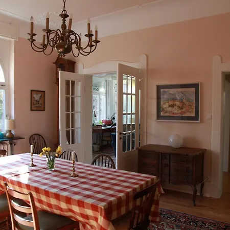 Rosie's Place: Furnished With Style Apartment Weinheim