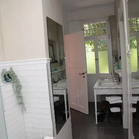 Rosie's Place: Furnished With Style Apartament