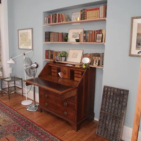 Rosie's Place: Furnished With Style Apartment Weinheim