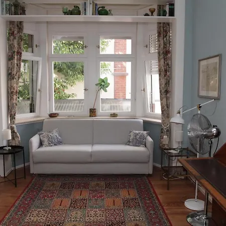 Rosie's Place: Furnished With Style Apartment *