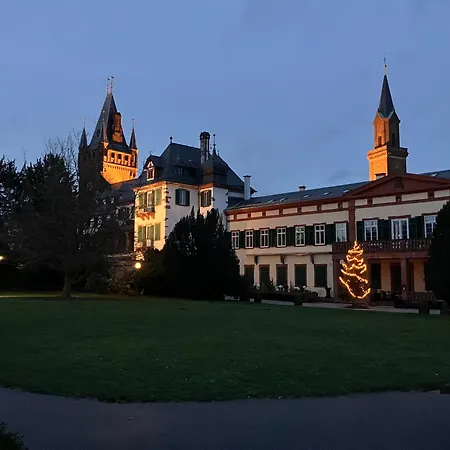 Rosie's Place: Furnished With Style Lägenhet